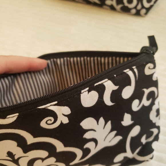 Thirty-One Black and White Patterned Women Bags Set - Picture 6 of 10